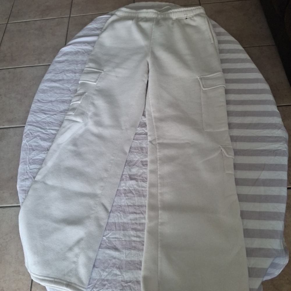 Women's Cream Cargo Sweatpants